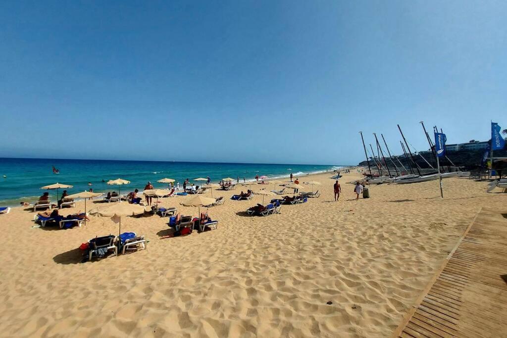 Amplio Apartamento En La Playa Del Esquinzo Jandia  Экстерьер фото
